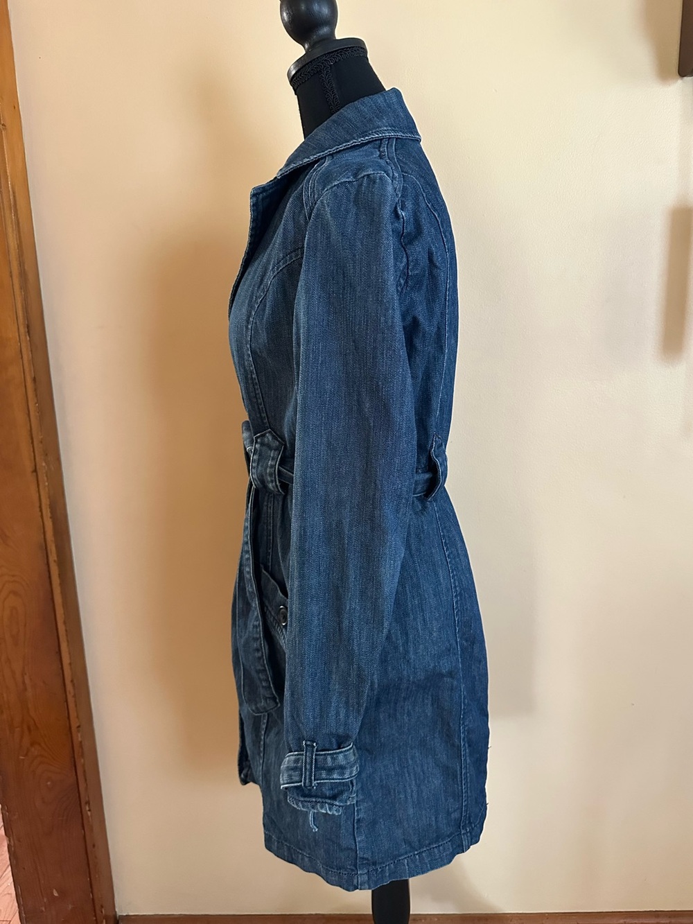 G by Guess Blue Denim Jean Belted Buttoned Coat Women’s size Medium - Picture 4 of 11
